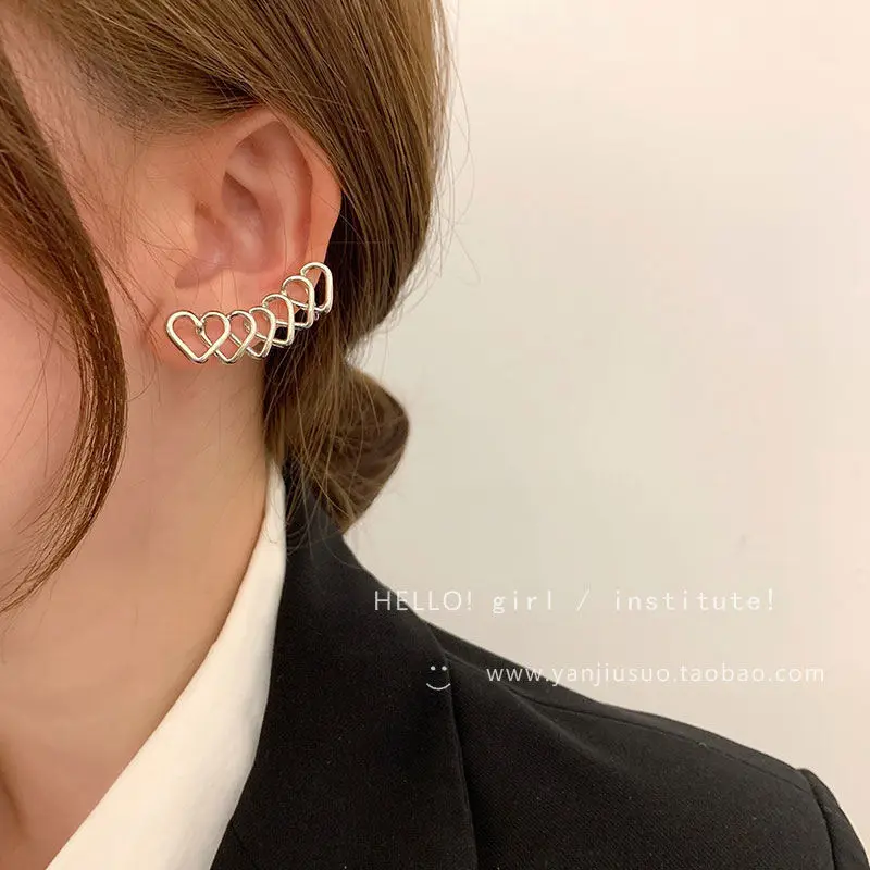 

Punk Overlapping Heart Ear Cuff Climb Earrings For Women Vintage Simple Geometric Gold Metal Ear Cuff Fashion Statement Jewelry