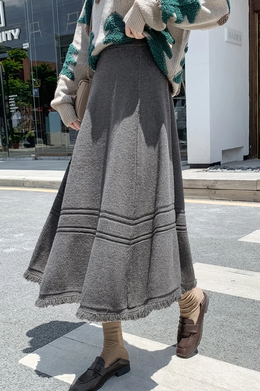 

BornSra New Style for Autumn and Winter Knitted Skirt High Waist Slim Mid-Length All-match Expandable Tassled Skirts