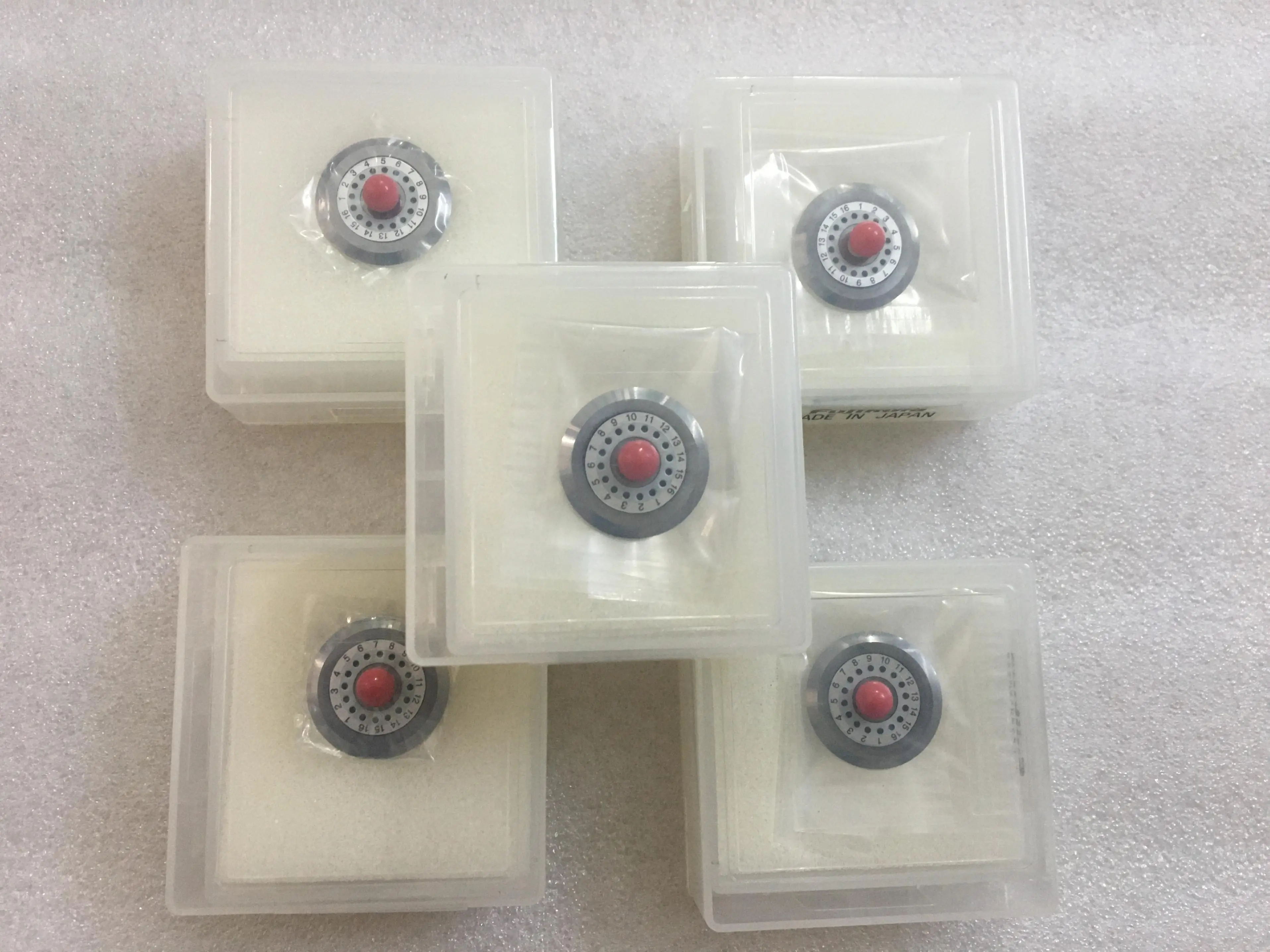 Бесплатная доставка 5 шт./лот оригинальная искусственная кожа резьбовое полотно