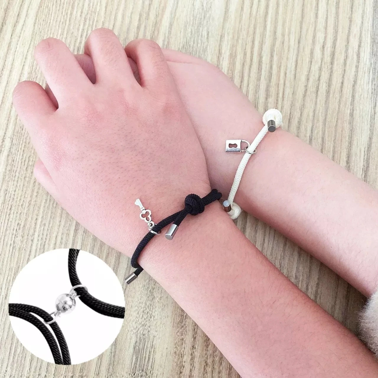 

2pcs Couple Magnet Attract Each Other Creative Personality Couple Bracelet Men and Women Charm Girl Bracelet Jewelry Lover Gift