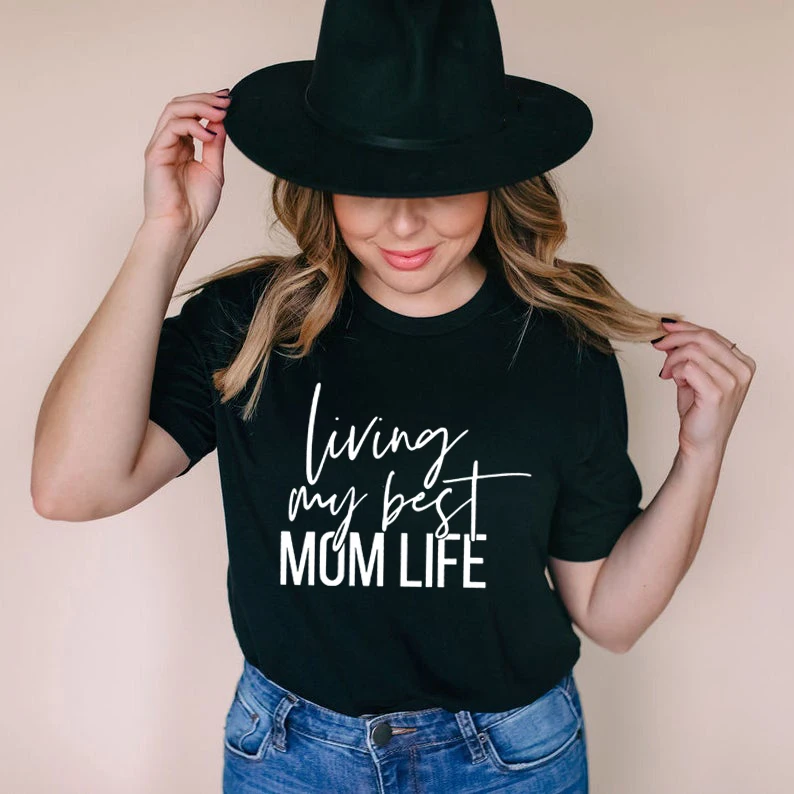 

Living My Best Mom Life Mommy Graphic Tee Women Fashion Aesthetic Grunge Street Style Mother Gift Quote Vintage Tee