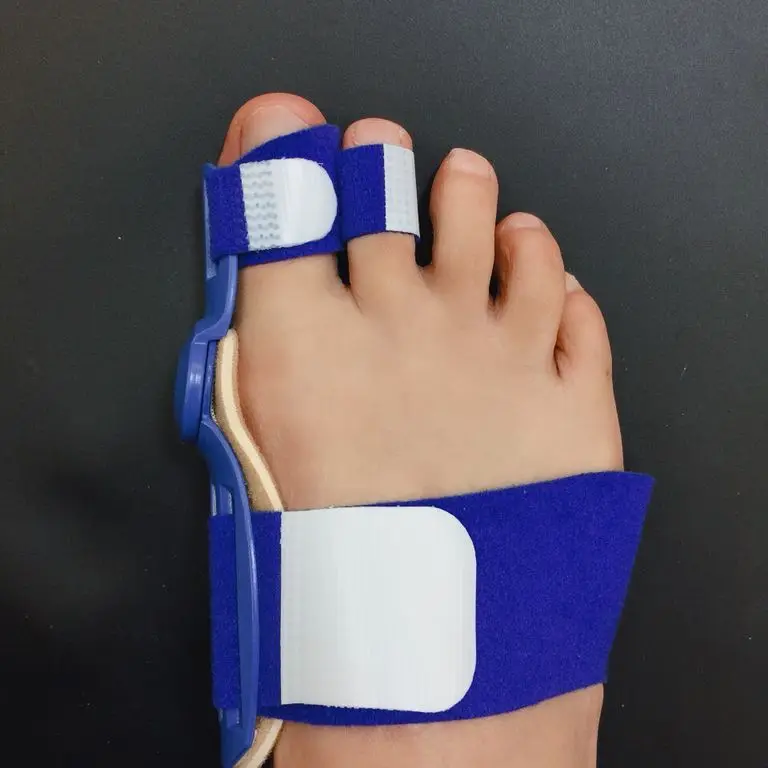 Blue with 2 hole 1 шт. вальгусный деформационный ортопедический большой разделитель для пальцев ног Педикюр инструмент для ухода за ногами фиксатор, исправление Bicyclic Bunion Thumb - Цвет: Blue with 2 hole