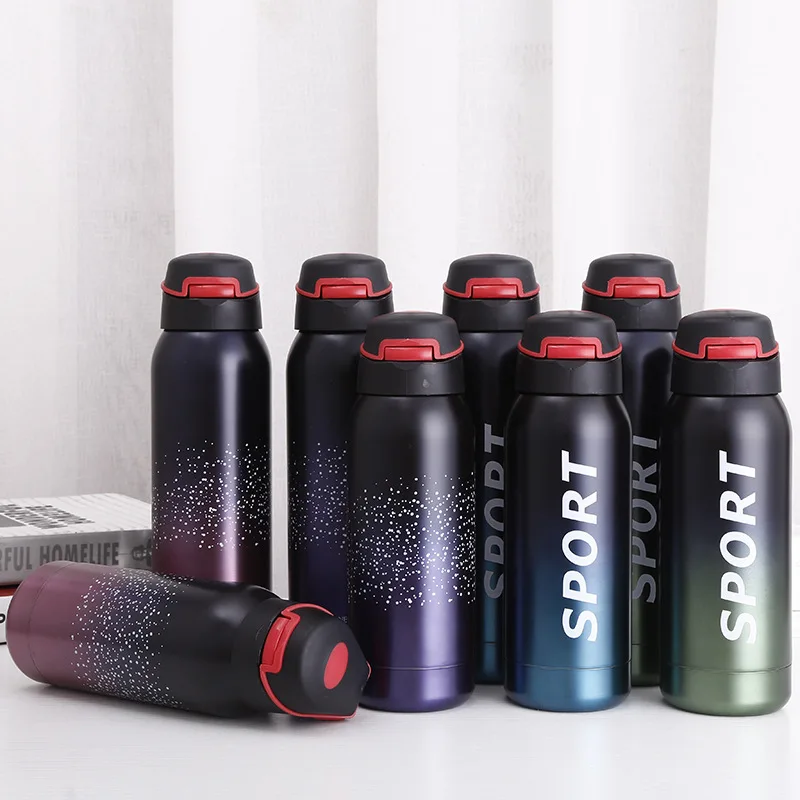 500 мл соломенная бутылка для спорта на открытом воздухе Изолированные чашки из