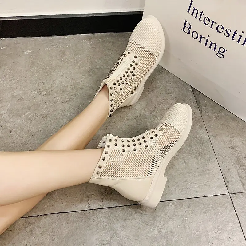 

Hollow sandals female 2020 spring and summer new thick with Roman short tube Martin boots wild fashion sandals Z870