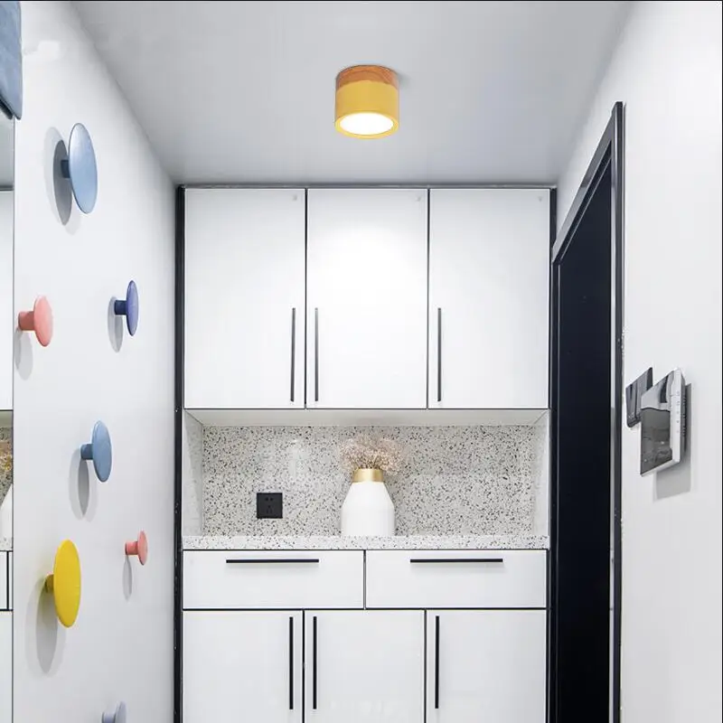 Приглушаемый светодиодный потолочный светильник с поверхностным креплением 7 Вт