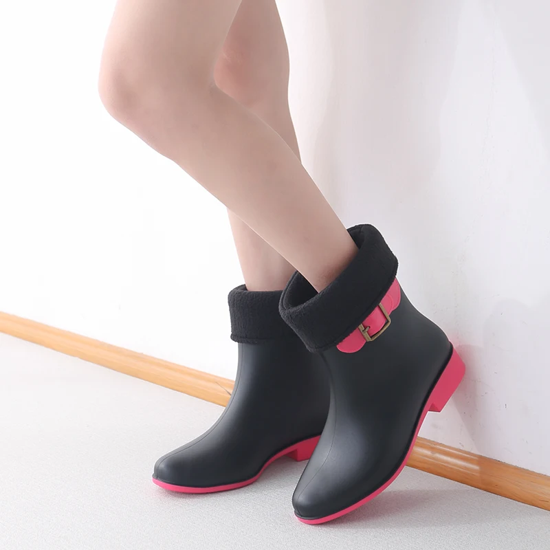 Autumn and winter rain shoes women's medium tube water shoes fashion short tube rain boots antiskid flat bottom plastic Plush ov