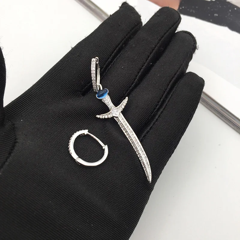 Стразы маленькие крошечные серьги кольца в виде шлема искусственный