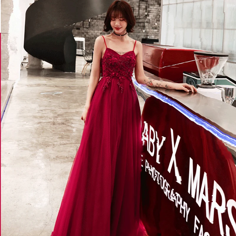 

Burgundy Appliques A-Line Evening Dress Spaghetti Strap Embroidery Floor-Length Sexy V-Neck Plus Size Women Formal Gowns D709