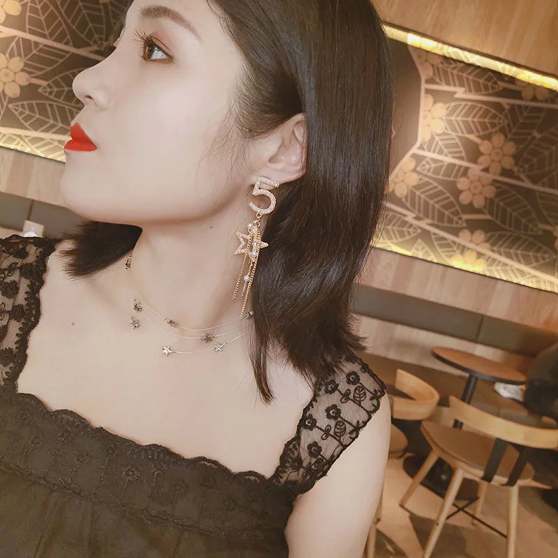 Свадебные модные серьги с жемчугом и кисточками для длинных сережек для женщин. Корейские звезды-капельки с асимметричным украшением.