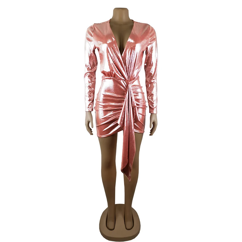 Розовое шикарное платье мокрого вида с поясом длинный рукав плиссированное