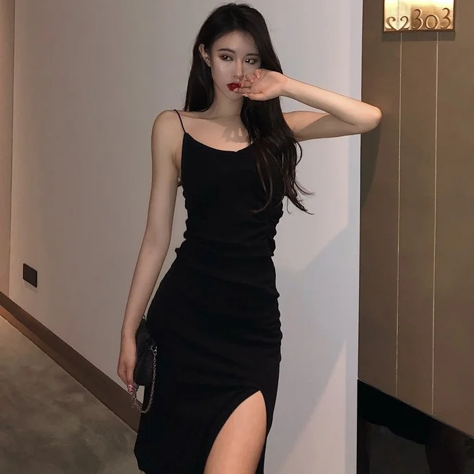 

Женское вечернее платье средней длины, с длинным рукавом