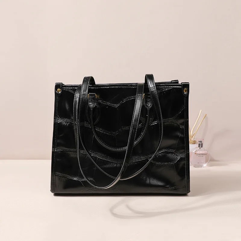 

Autumn Luxury Handbags Women Totes Designer Large Capacity Crossbody Bag Commuter Bag PU Leather Armpit Bag Casual Ladies Purses