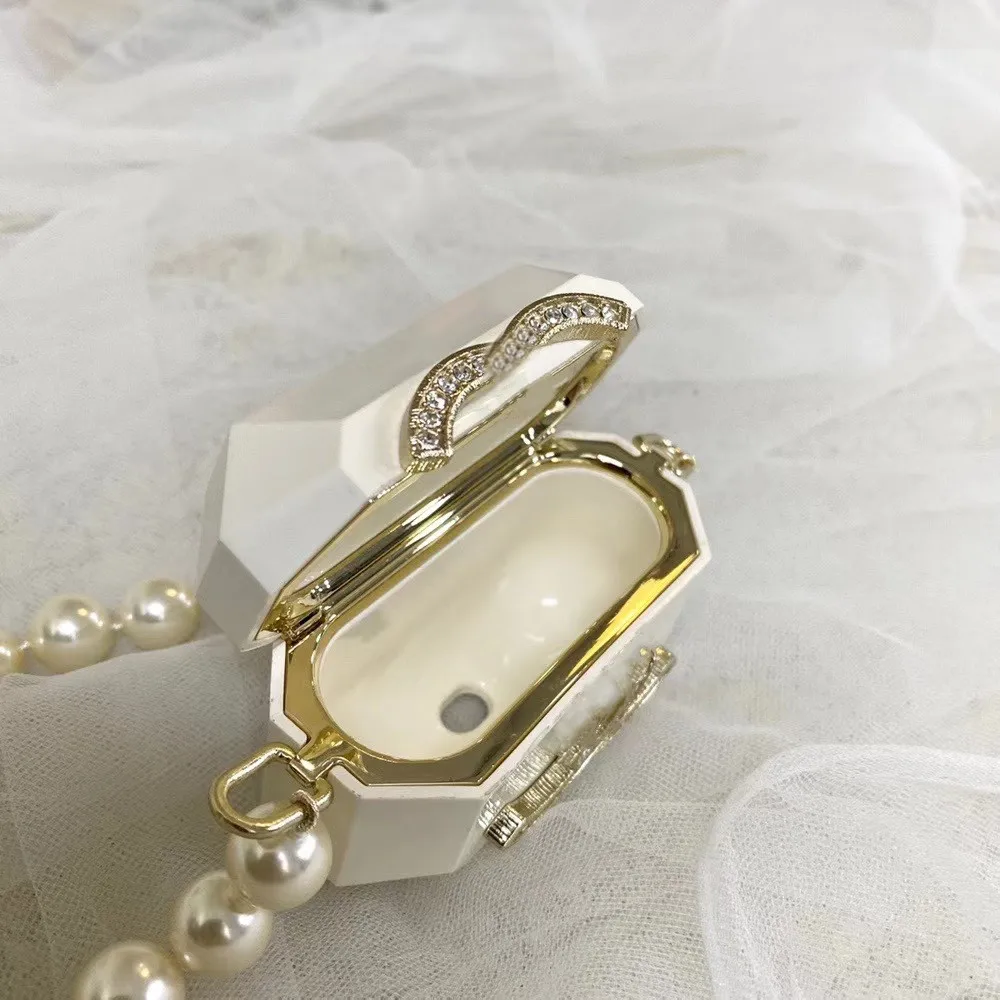 

Pearl chain acrylic classic collectible earphone mini messenger bag