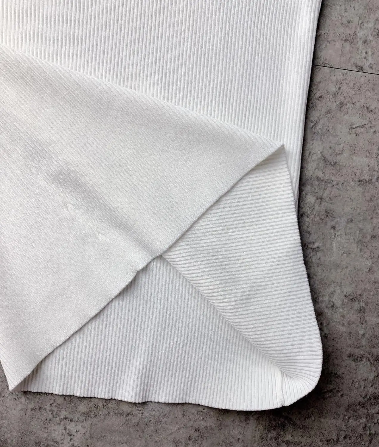

2020 Spring Summer Women Knit Tank Top White Color O-neck Sleeveless Slim Simple Wild Lady Vest