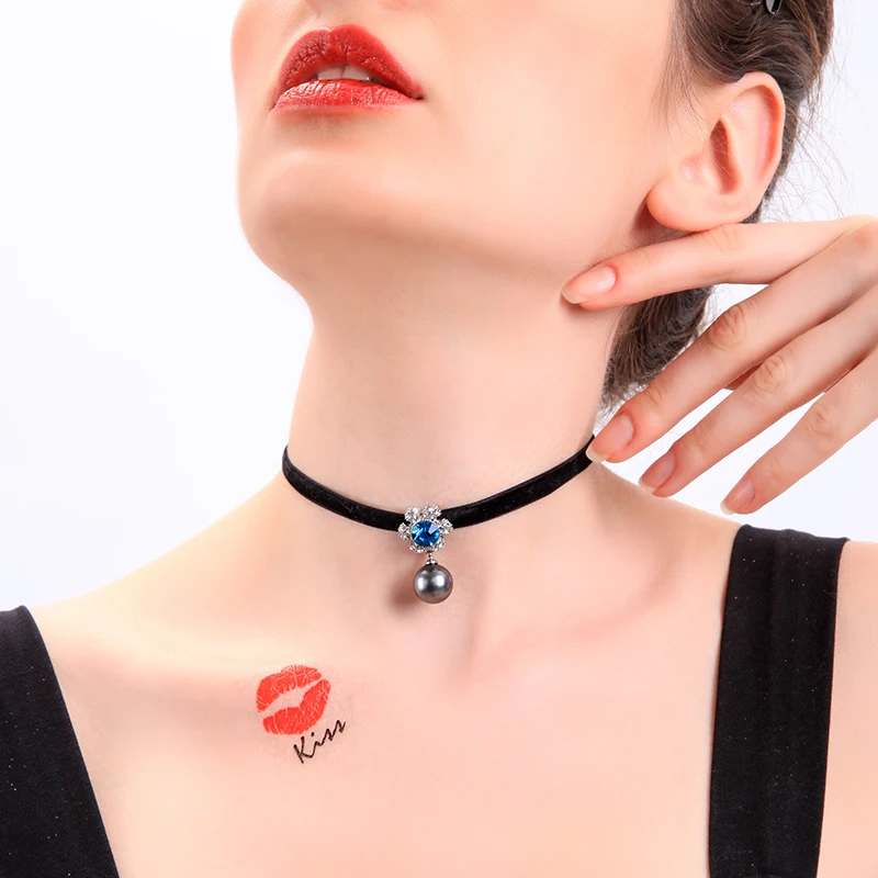 Женское Ожерелье чокер с бархатной полоской KISS ME ожерелье серебряного цвета