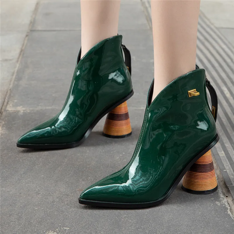 

2020 Genuine Leather Boots Thick High Heels Pointed Toe Ankle Boots Metal Lock Autumn Winter Fashion Boots Strange Heel Botas