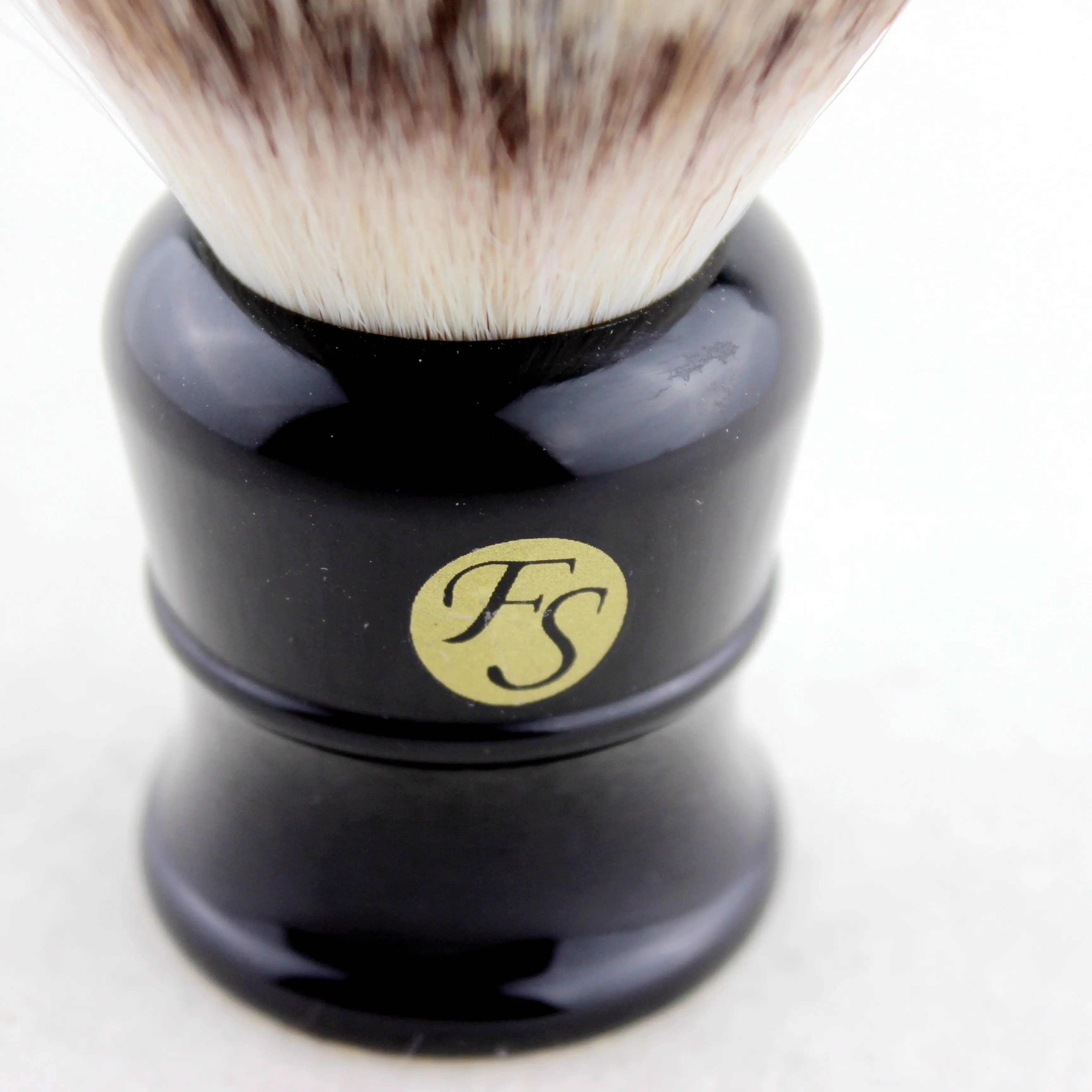 FS 28MM G4 синтетическая щетка для бритья с черной ручкой + бесплатная