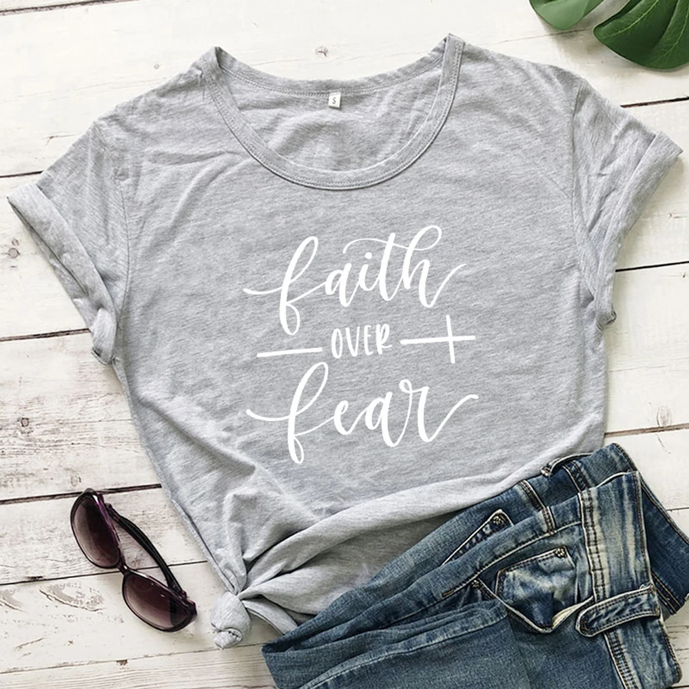 Faith Over Fear футболка женская модная вдохновленная Религиозная Христианская Церковь топы футболки Повседневная летняя графическая футболка tumblr наряд