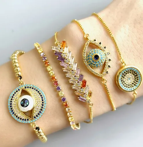 Круглый разноцветный кристаллический браслет с микрозакрепкой из фианита