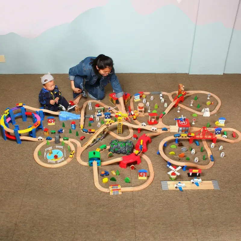 Деревянная железная дорога игрушка маленький поезд трек Magicl большой костюм для