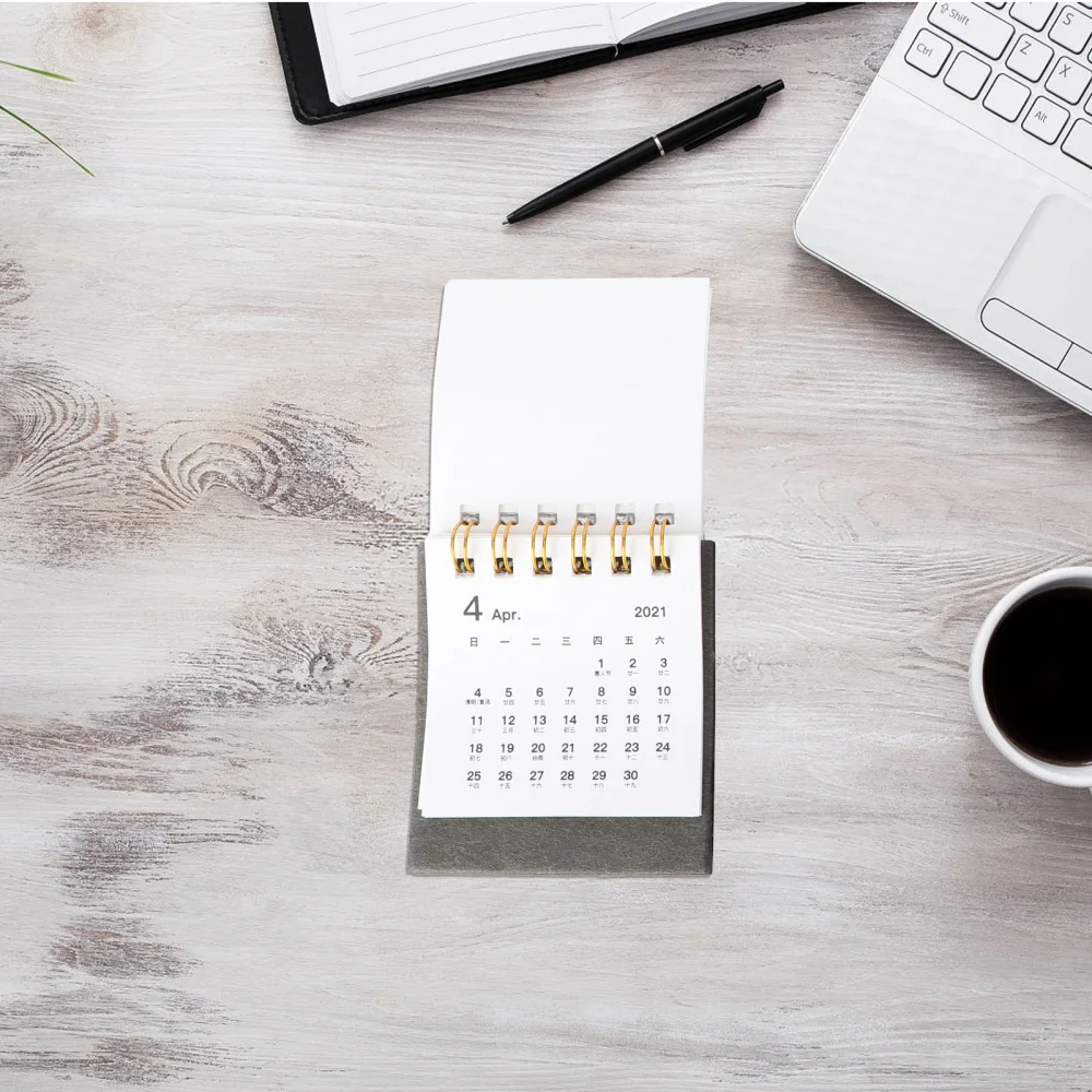 

1 Set of 3PCS Desktop Decor Calendar Mini Stand Table Decor Calendars