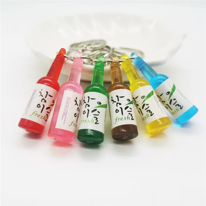 Корейский модный брелок в виде бутылки напитка Soju 6 цветов имитация смолы пива
