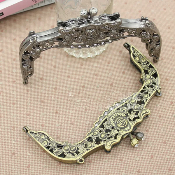 Wholesale Size 16.5*10 Cm With Vintage Carved Rose Antique Brass Color Of Purse Frame Who Like Diy Bags Need Metal Purse Handle