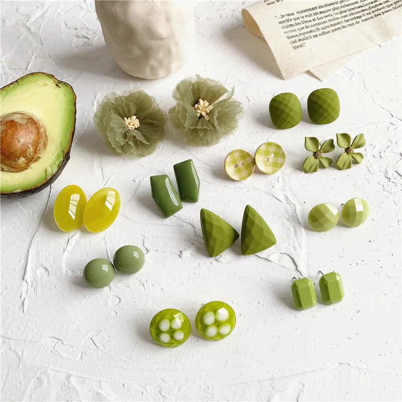 

2021 New Korean Cute Resin Acrylic Avocado Color Ear Clips Summer Dangling Earrings Women Fashion Accessories Jewelry Girls