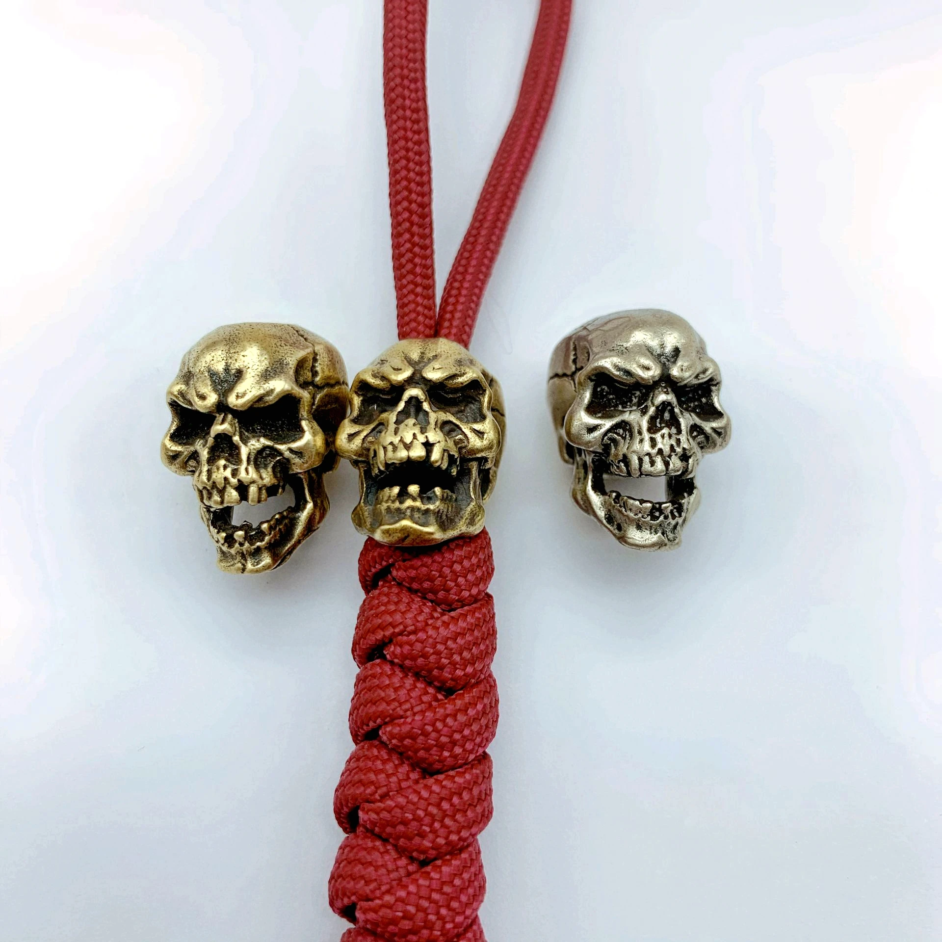 

Brass Dark King Skeleton Manual Knife Pendant Umbrella Rope Bead Outdoor EDC Personality Pendants DIY Accessorise Loose Beads