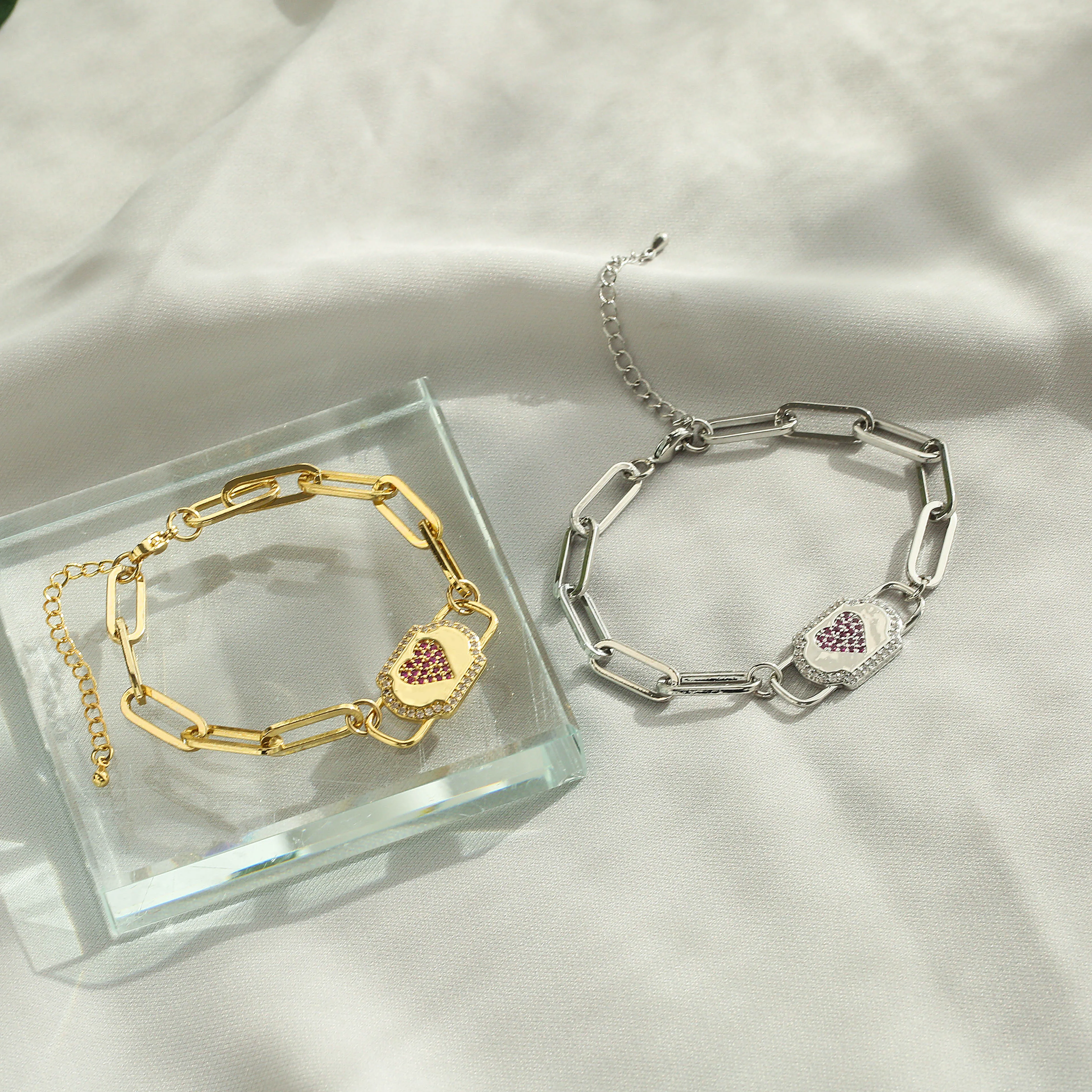 

HECHENG,New Heart Eyes Bracelet ,Winter Jewelry cz Charms Chain Bracelet,Wholesale Party Accessories