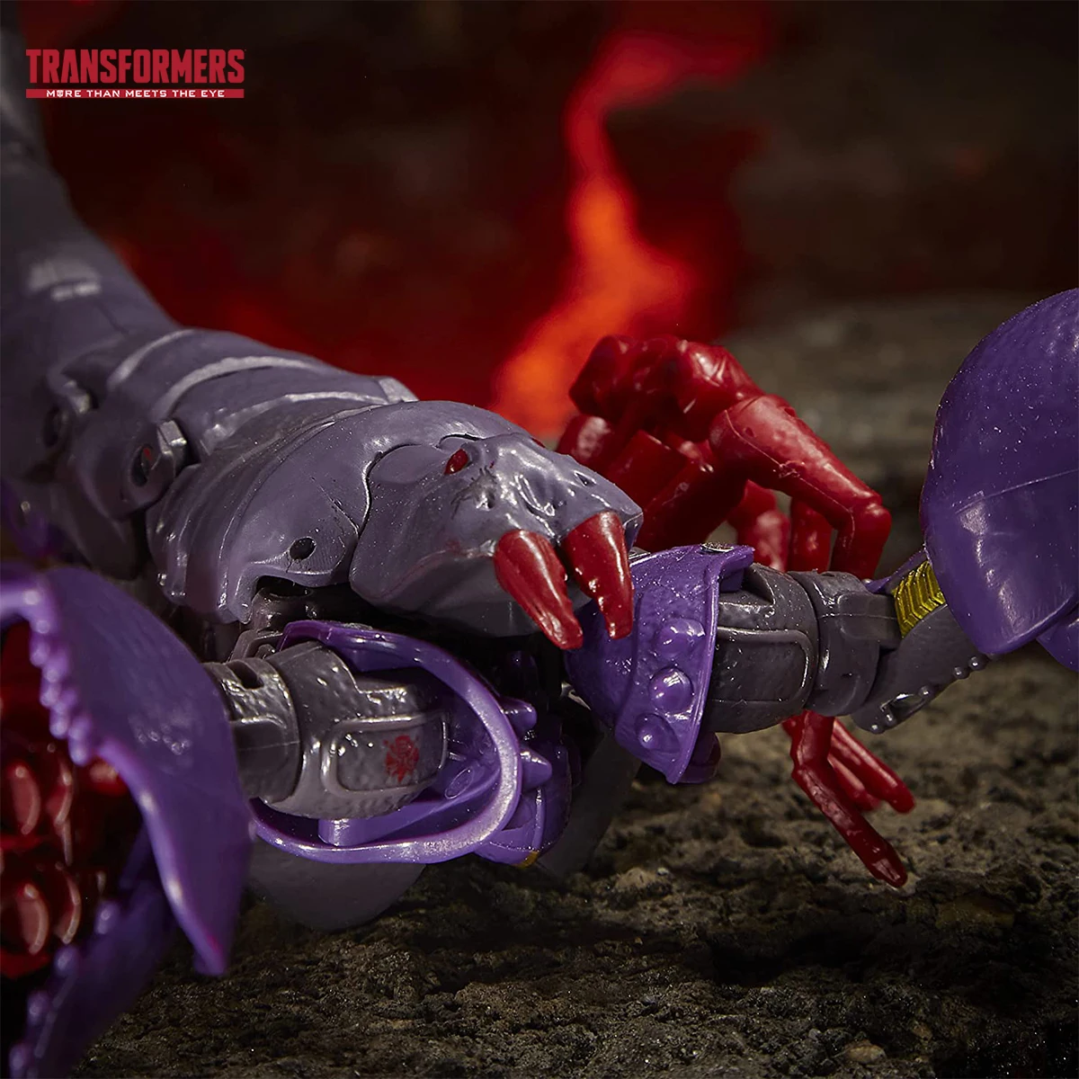 Трансформеры Битва за Кибертрон Королевство Делюкс WFC-K23 Predacon скорпонок