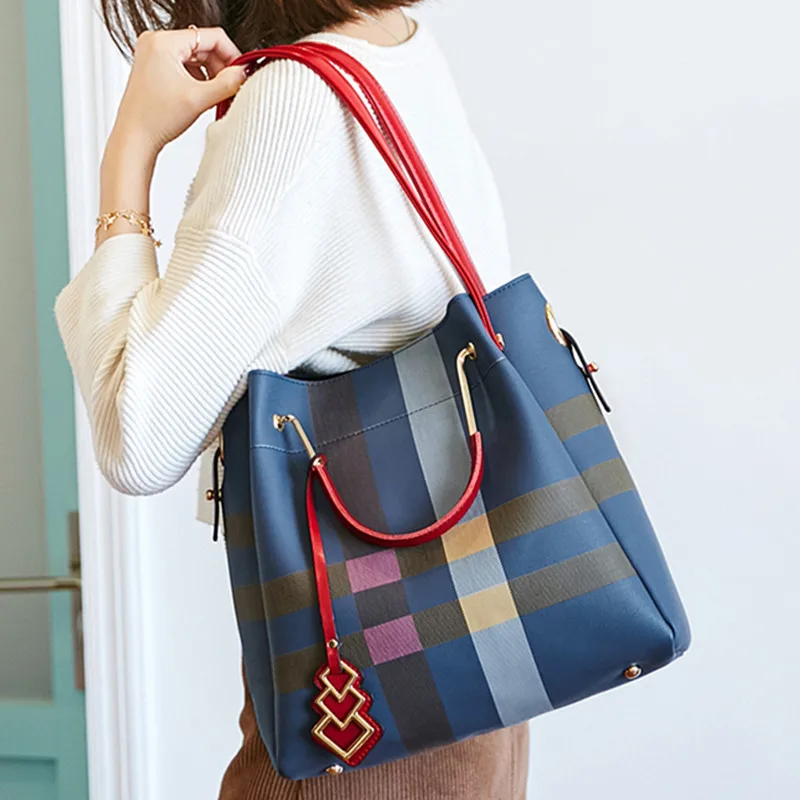 

2020 New Designer Classic Plaid Stripe Tote Small Plaid Bucket Women Split Leather Handbags Ladies Messenger Bags Channels Bags