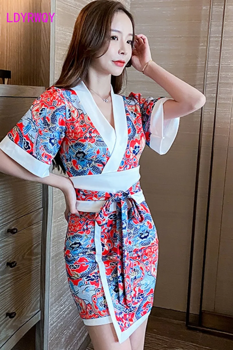 

LDYRWQY 2021 summer new temperament cross V-neck retro print waist tie irregular flared sleeve dress