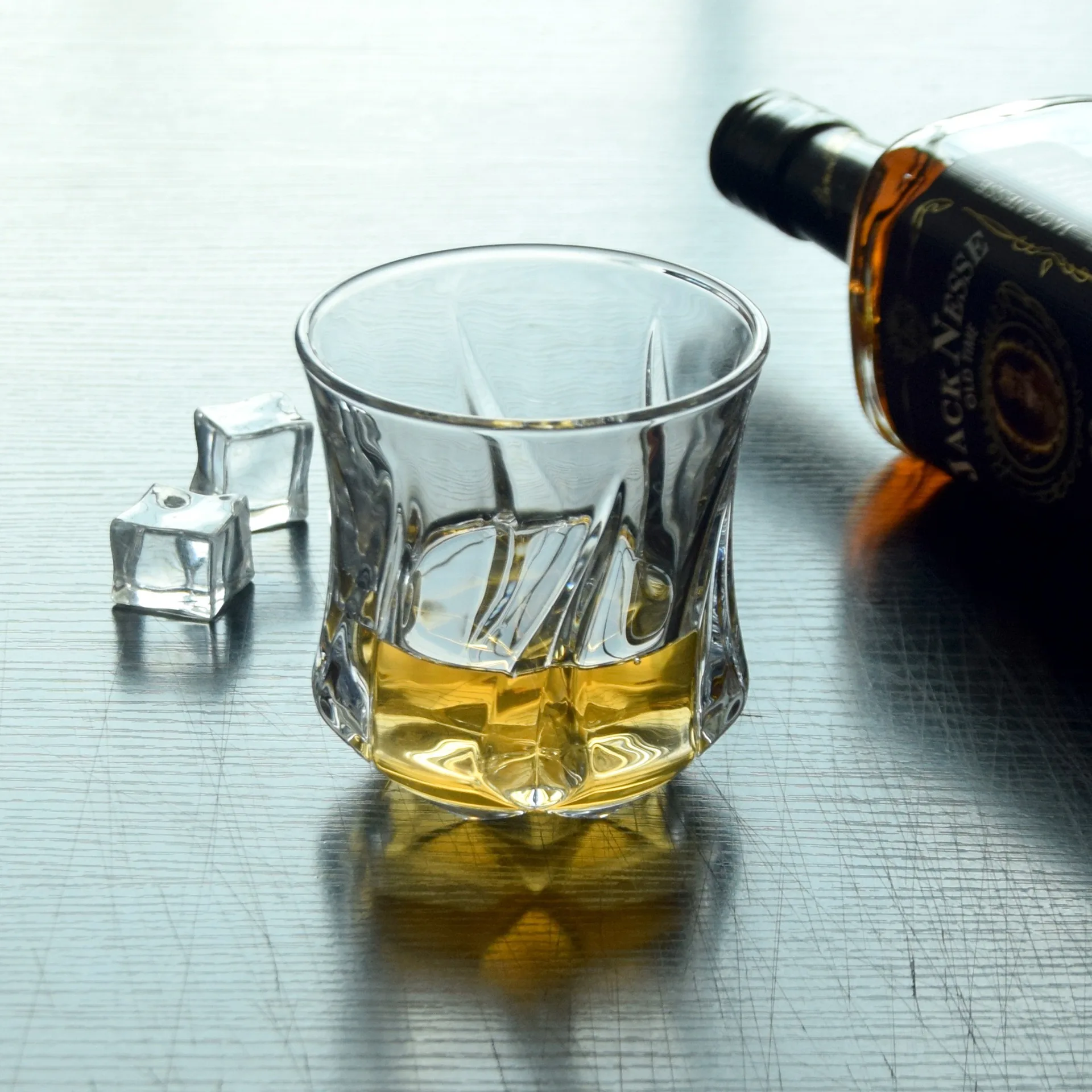 

Set of 2 top quality crystal whiskey wine glass for party club beer drinking glass cups 0901-55