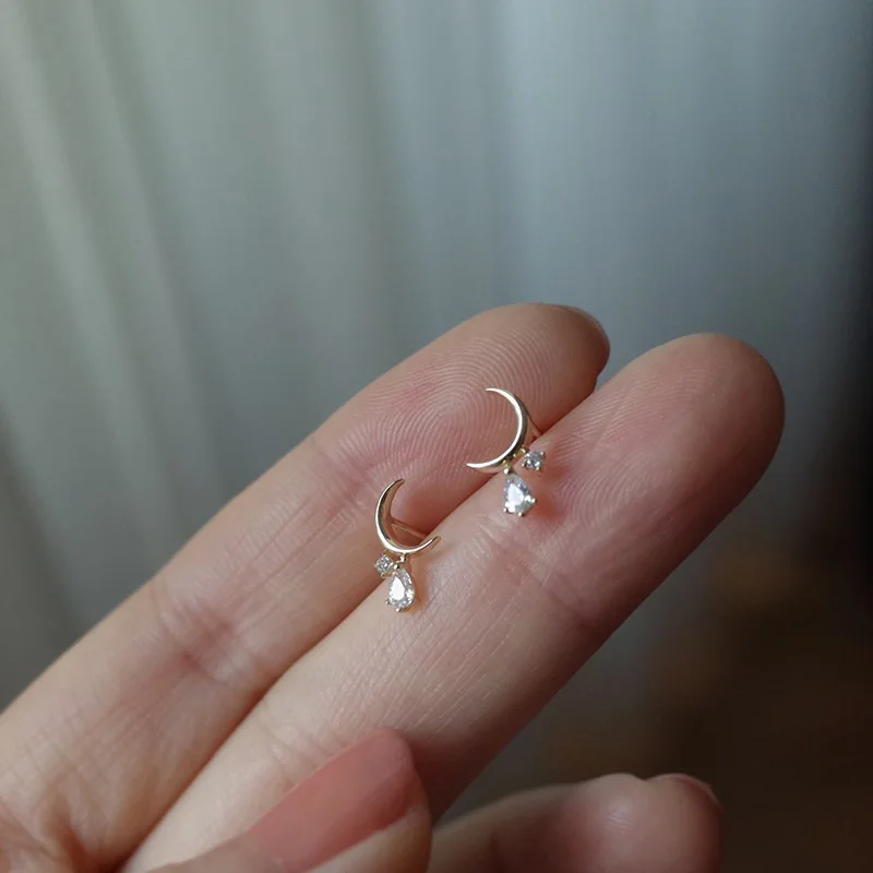 

Простые корейские серьги-гвоздики с цирконом MoonTassel, женские серьги с покрытием из 14-каратного золота, характерные свадебные и вечерние ювел...