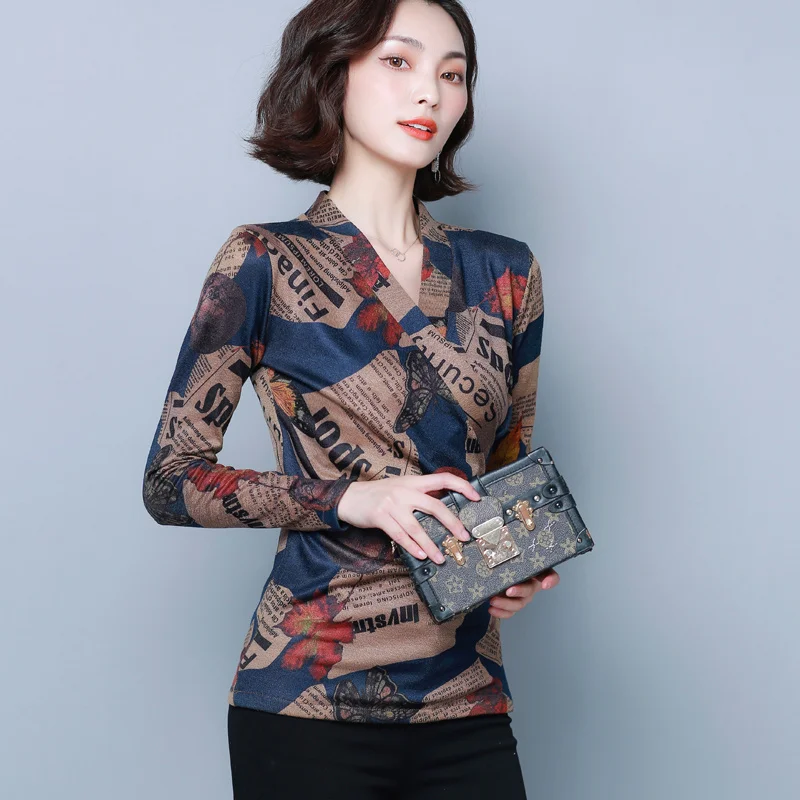 

Женская облегающая футболка с длинным рукавом и V-образным вырезом