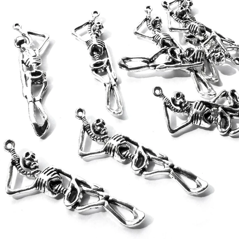 Винтажное изделие из серебра подвески в виде летучей мыши скелета зубца ведьмы