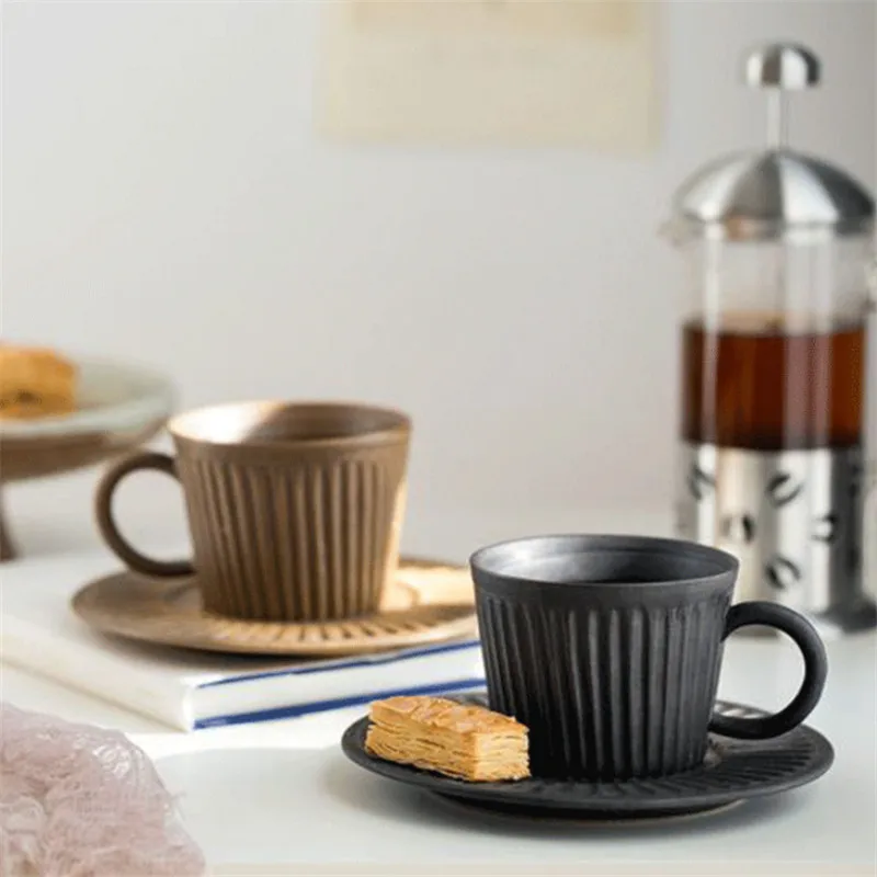 Керамическая Минималистичная кофейная чашка ручной работы с блюдцем в