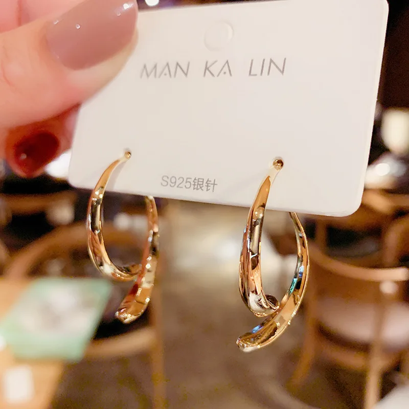 

Design Sense Earrings Female Personality Simple Metal Cold Wind Earrings Silver Needle Atmosphere Earrings Women