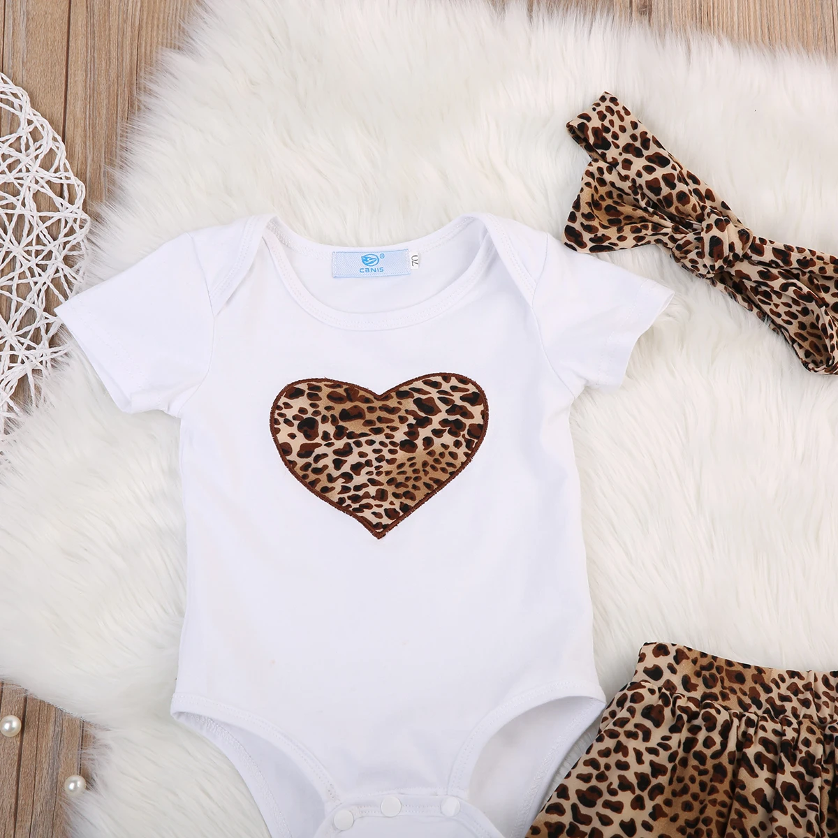 Комплект из 3 предметов: боди с короткими рукавами и леопардовая юбка повязкой на