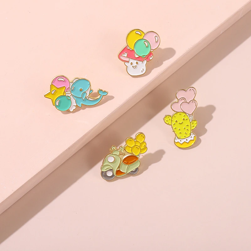 

New Whale Style Brooch Cartoon Cute Mushroom Man Holding A Balloon Brooch Colorful Simple All-match Clothing Accessories Brooch