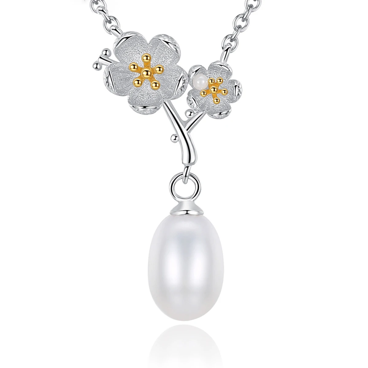 

MetJakt S925 Sterling Silver Fashion Two-Color Gold Electroplated Plum Blossom Freshwater Pearl Women's Necklace
