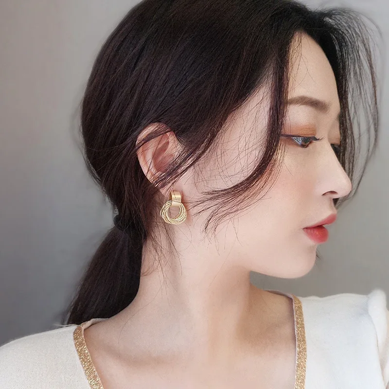 

Minimalist Round Multilayer Circle Pendant Earrings Irregular Metal Glossy Geometric Earrings for Women Party Gift Jewelry