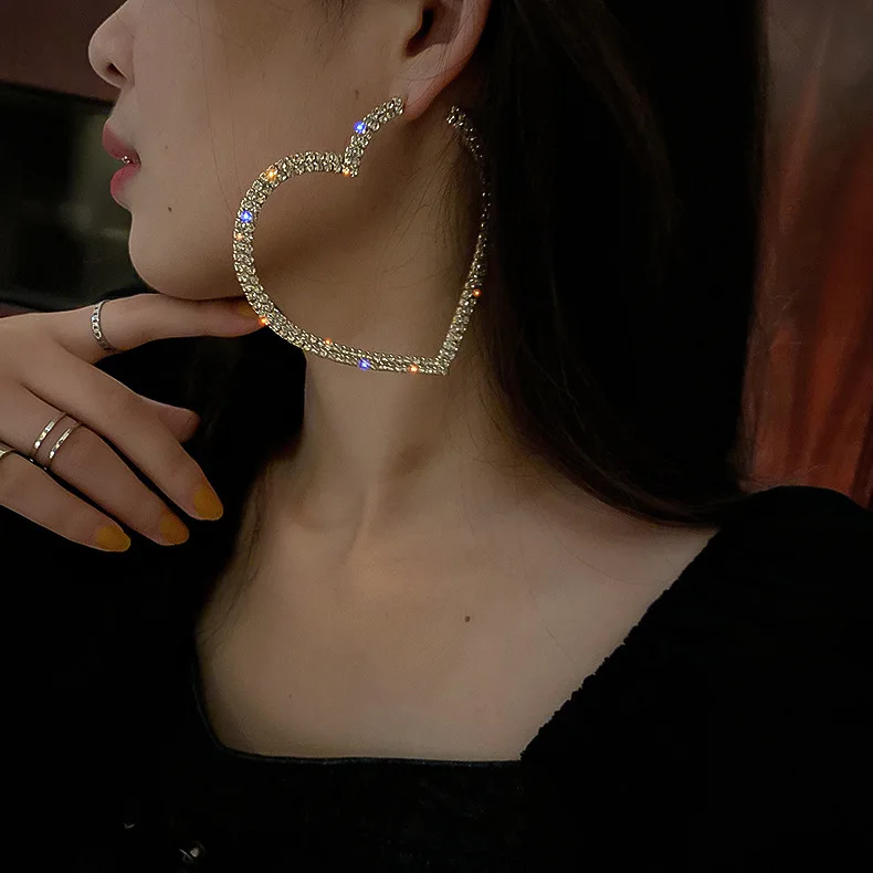 

Korean Original Design Exaggerated Full Diamond Love Fashion Temperament Simple Personality Net Red Earrings