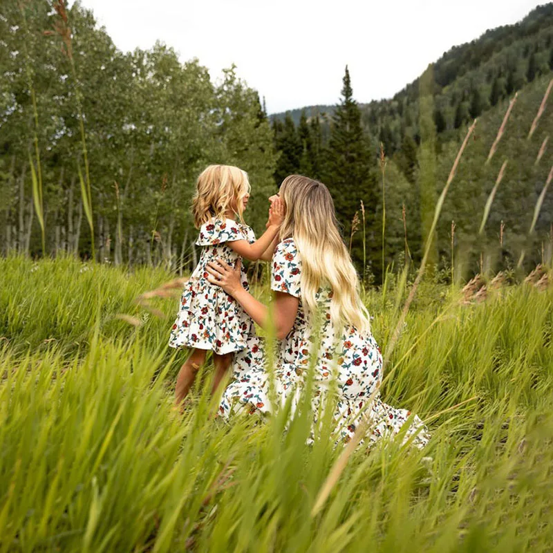 

Floral Mother Daughter Macthing Dresses Summer Family Set Flower Mom Mum Baby Mommy Me Clothes Fashion Women Girls Cotton Dress
