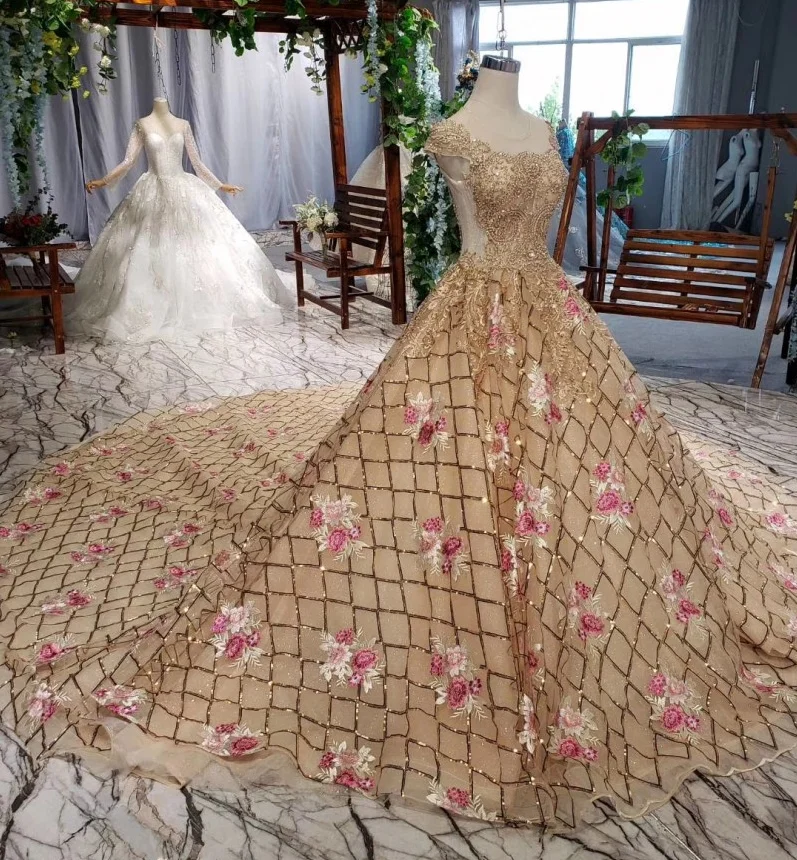 Свадебные платья цвета шампанского в Саудовской Аравии Роскошные блестящие