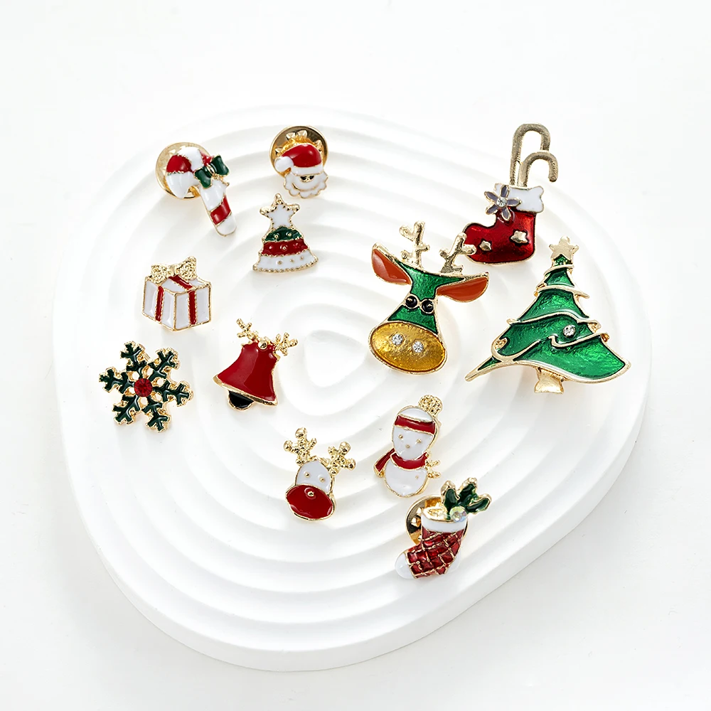 

Fashion New Wild Socks Christmas Tree Elk Snowman Badge Alloy Dripping Brooch Female Three-piece Accessories Christmas Gift