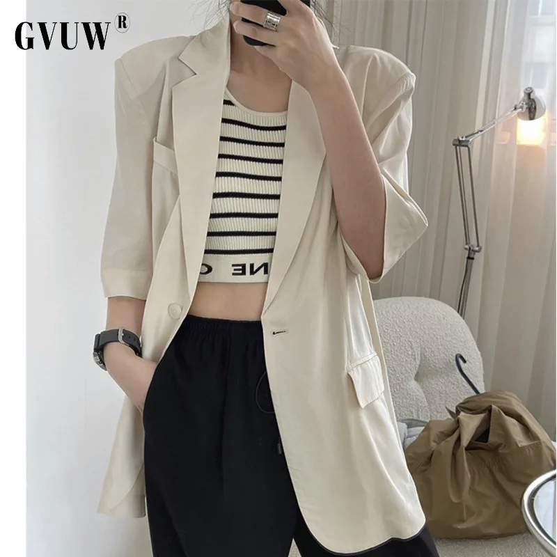 

Coats & Jackets