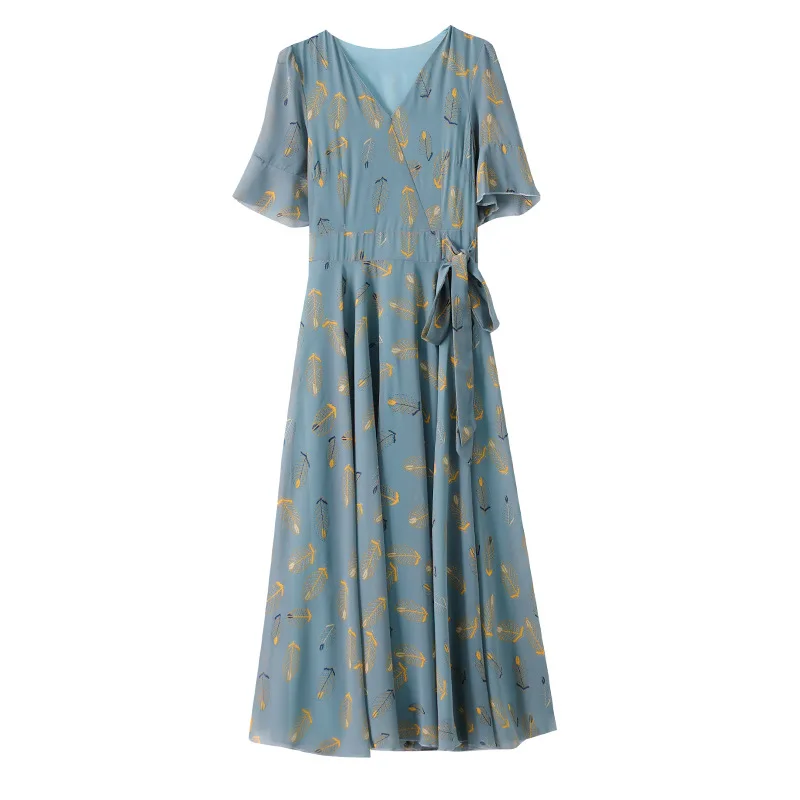 

Chiffon dress female temperament in the summer of 2021 V is gotten retro posed the seaside holiday long dress