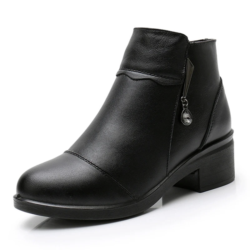 Женские ботильоны из натуральной спилковой кожи на каблуке с круглым носком